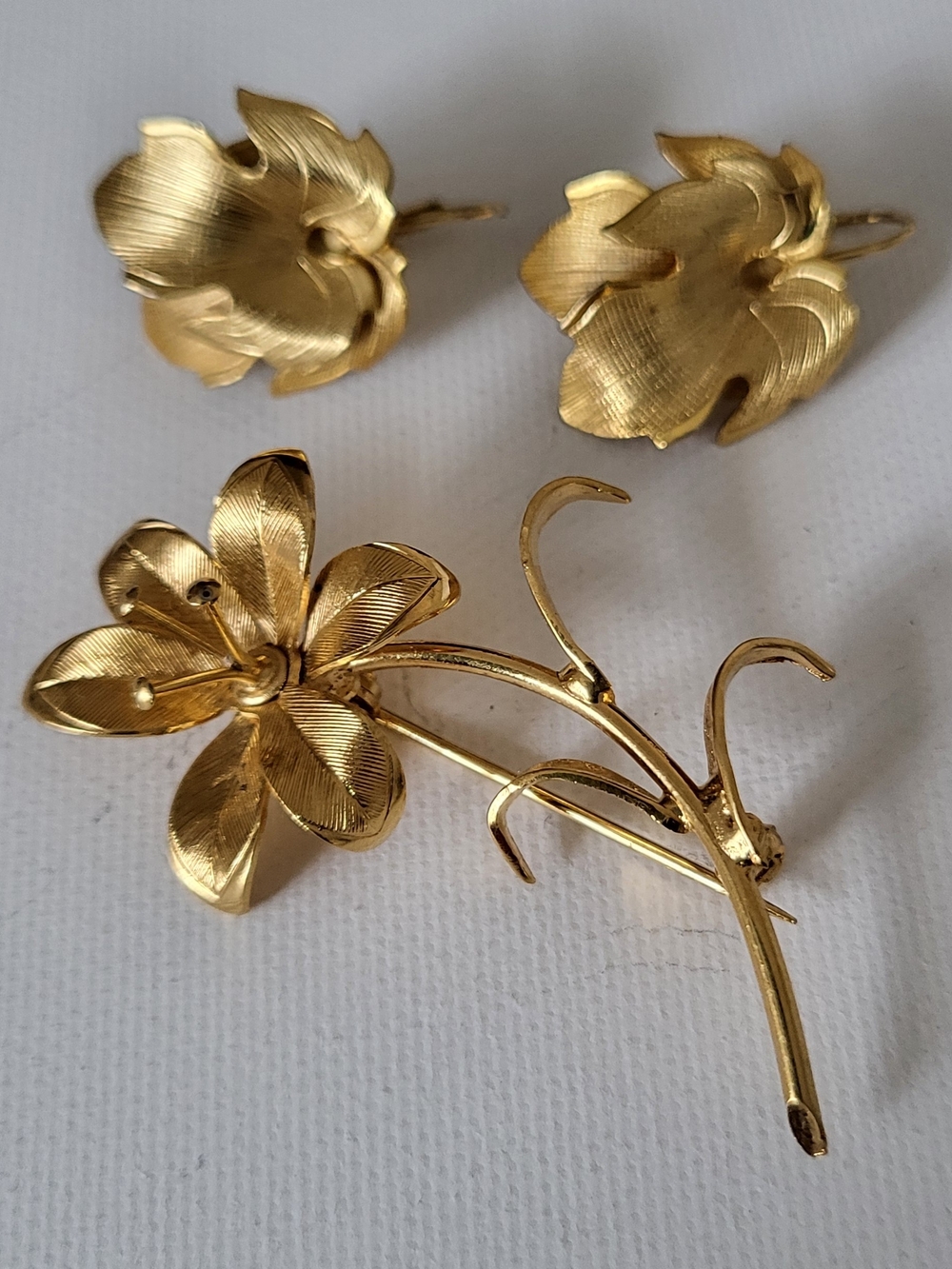 Vintage Goldtone  Floral Brooch and Earring Set - Elegant Flower Jewelry